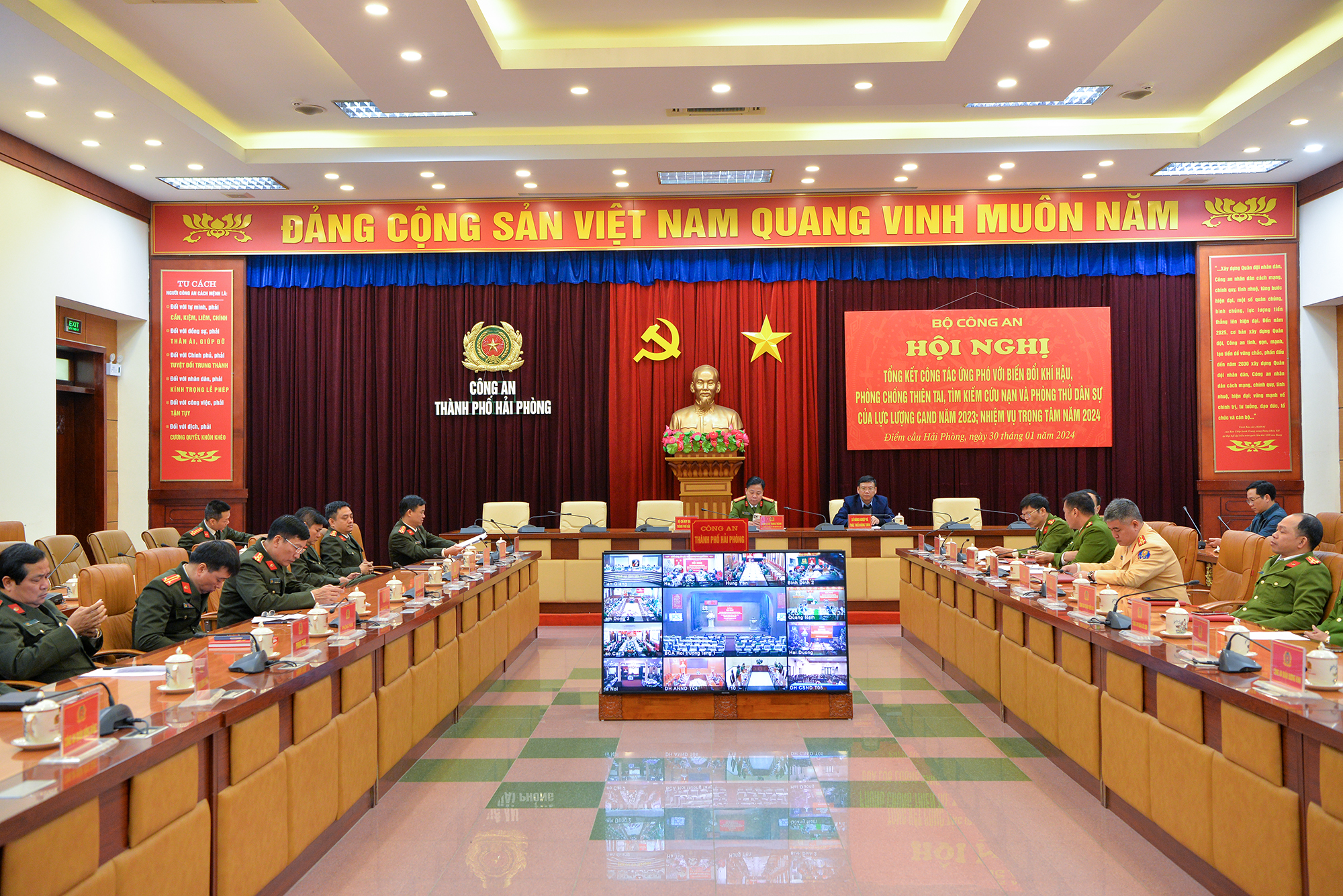 Phát huy vai trò nòng cốt của lực lượng CAND trong ứng phó với biến đổi khí hậu, phòng chống thiên tai, tìm kiếm cứu nạn, phòng thủ dân sự